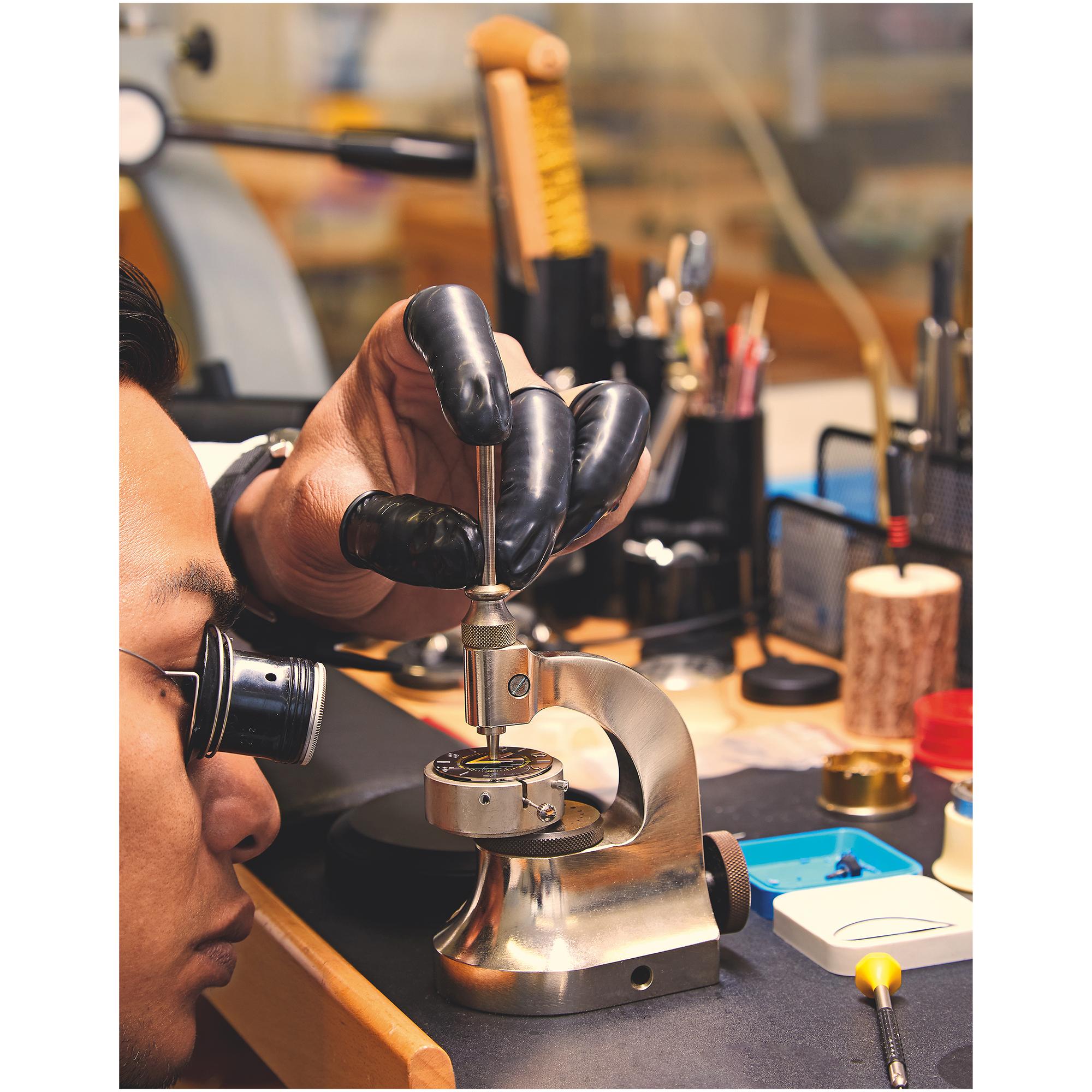 Louis Vuitton Manufactures - Library and Stationery | LOUIS VUITTON